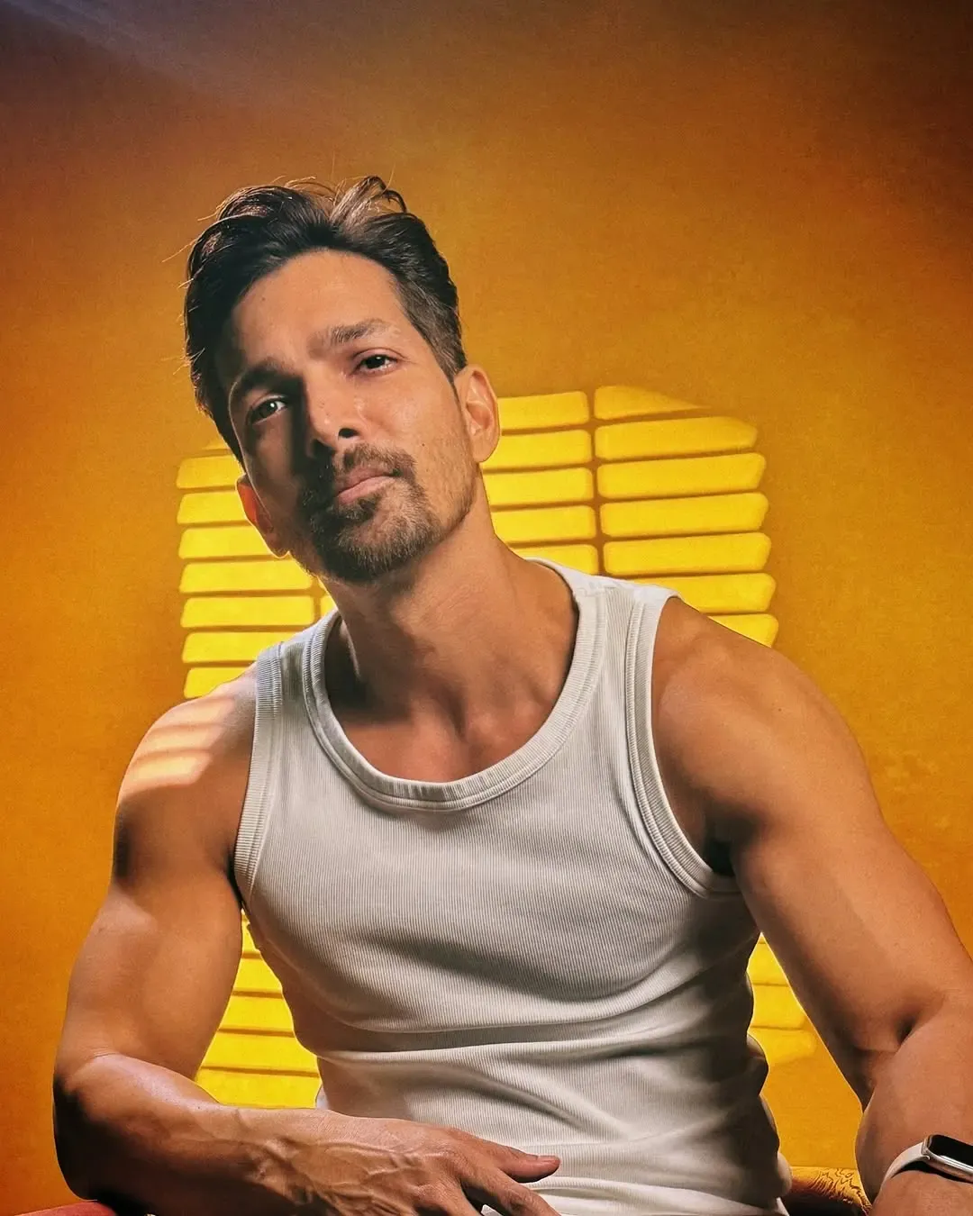 Harshvardhan Rane Shares His Affection for Giraffes and a Toe Injury