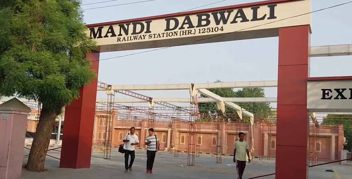 How is Haryana's Dabwali Railway Station Transforming Under the Amrit Bharat Scheme?