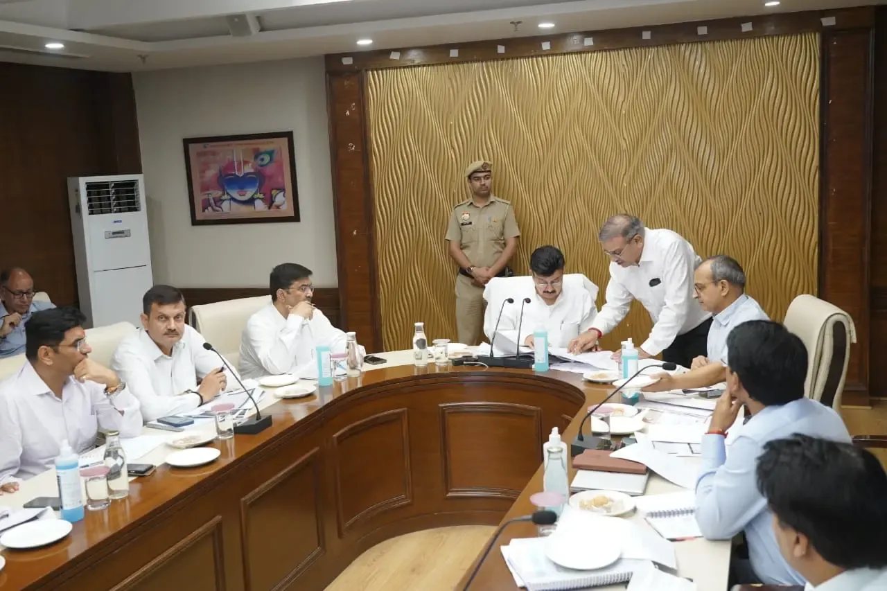Haryana Minister Leads Meeting for Monsoon Readiness with Officials