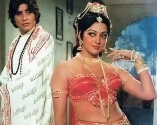 Hema Malini Honors Manoj Kumar's Unique Filmmaking Style