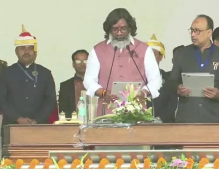Hemant Soren Takes Oath as Jharkhand's 14th Chief Minister, Prominent INDIA Bloc Leaders Attend