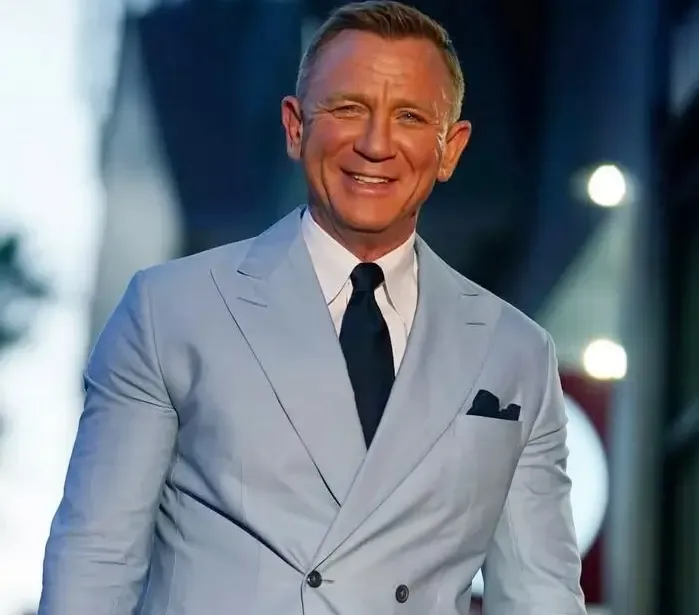 Daniel Craig Attributes His Disconnection to James Bond Fame
