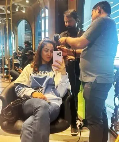 Discover the Reason Behind Mira Rajput's Airport Blow Dry