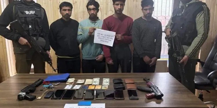 Srinagar Police Arrest Gang of Highway Robbers Impersonating Commandos