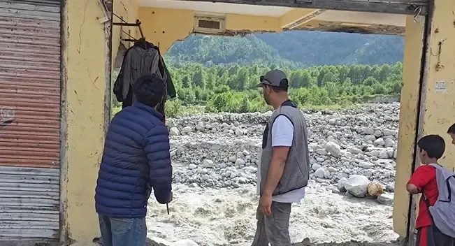 क्या हिमाचल प्रदेश के मनाली में भारी बारिश ने जनजीवन को प्रभावित किया?