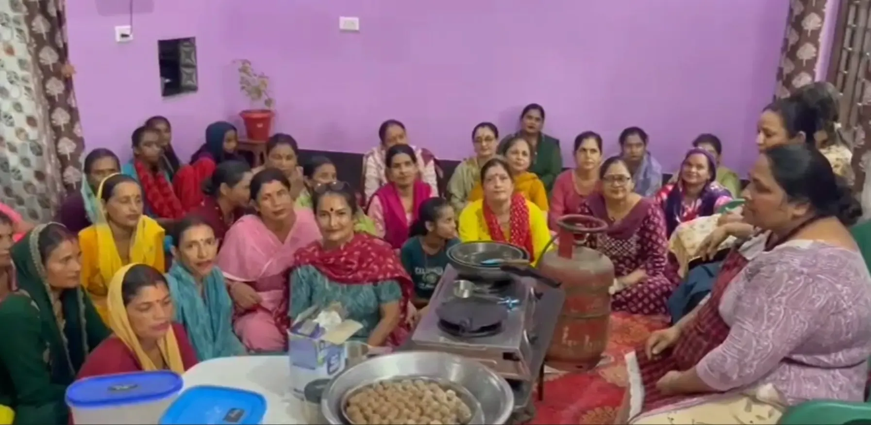 क्या हिमाचल प्रदेश की महिलाएं मोटे अनाज के उत्पाद बेचकर आत्मनिर्भर बन रही हैं?