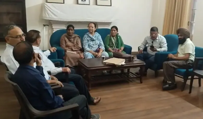 क्या पेंशन न मिलने पर पथ परिवहन पेंशनर्स का गुस्सा फूट पड़ा?