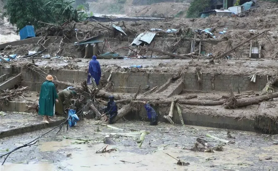 क्या वियतनाम में आई बाढ़ ने 8 लोगों की जान ले ली, 3 लोग लापता हैं?