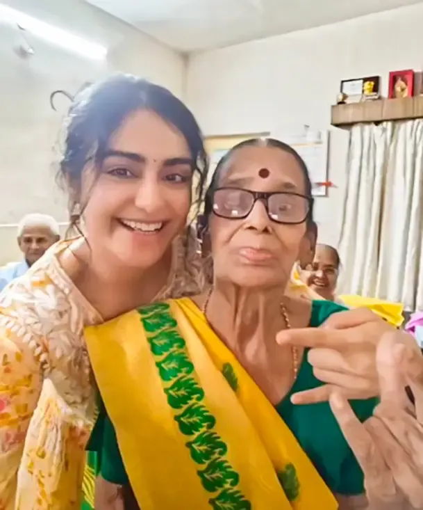 क्या <b>द केरल स्टोरी</b> की अदा शर्मा ने अपनी नानी के 106वें जन्मदिन पर संभाला कैमरा?
