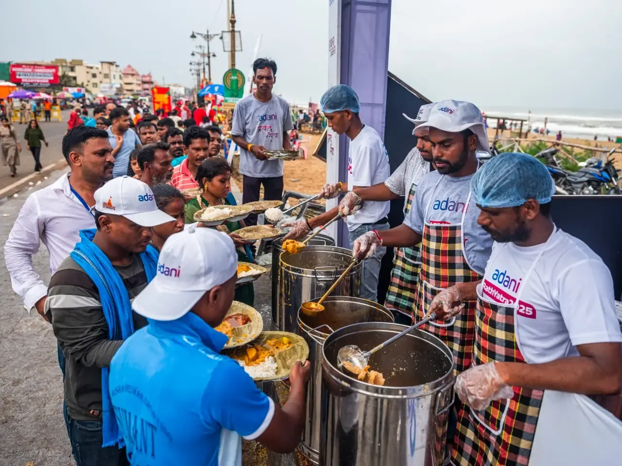 क्या पुरी रथ यात्रा में अदाणी और इस्कॉन की सेवा ने श्रद्धा और स्वाद का प्रसाद नि:शुल्क बांटा?