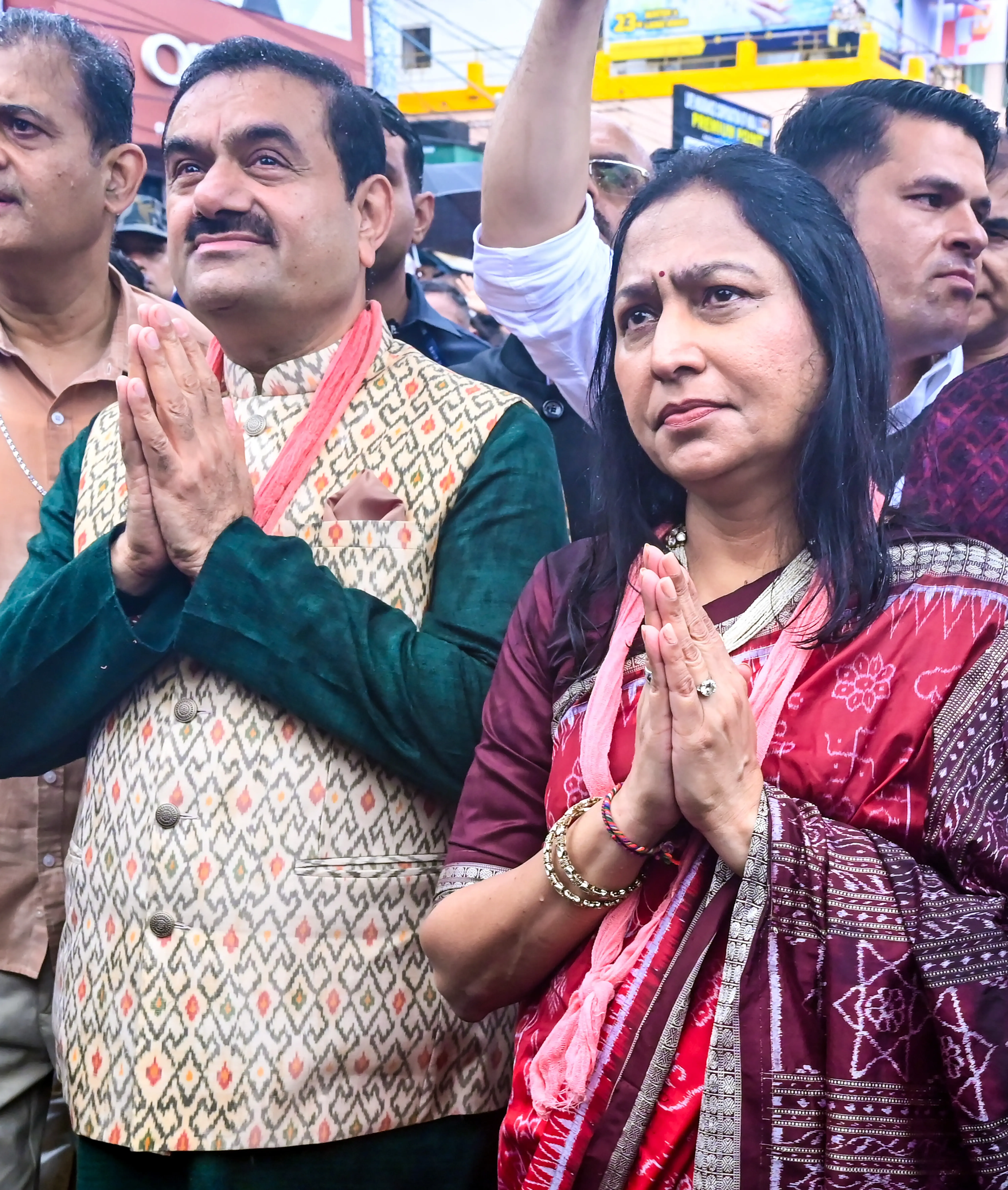 क्या गौतम अदाणी का पुरी बीच पर आना गर्व की बात है?