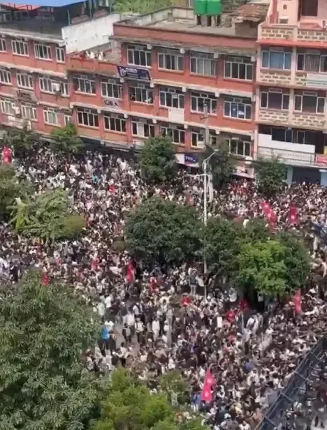 क्या नेपाल में प्रदर्शनकारियों की हिंसक झड़प से हालात बिगड़ गए?