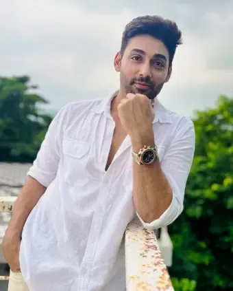 क्या अकेलेपन से जूझ रहे लोगों के लिए सोशल मीडिया ने जुड़ाव का भ्रम पैदा किया है? : रुसलान मुमताज