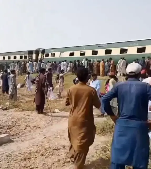 क्या पाकिस्तान के बलूचिस्तान में जाफर एक्सप्रेस ट्रेन विस्फोट के बाद पटरी से उतरी?