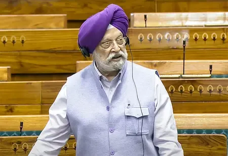 क्या पीएम उज्ज्वला योजना ने 10.33 करोड़ महिलाओं का जीवन आसान किया और स्वच्छ ईंधन को बढ़ावा दिया? : हरदीप पुरी