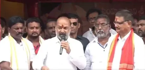 Are Hindus Really Forced to Beg for Festival Funds?