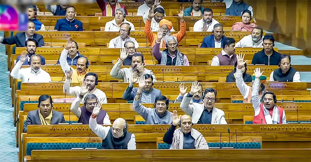 Historic Milestone: 369 MPs Engage in Electronic Voting for ONOE Bill in Lok Sabha, Opposition's Critique Lacks Impact