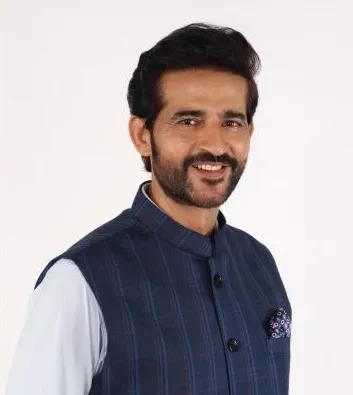 How Does Hiten Tejwani Survive in the Competitive Realm of Television?