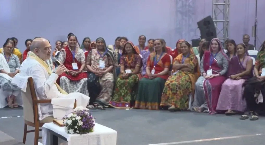 What Did HM Amit Shah Discuss at the ‘Sahkar Samvad’ with Women Cooperative Workers?