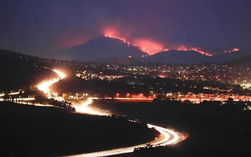 Bushfires Ravage Australian Towns, Homes Lost