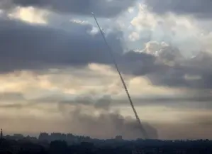 Houthi Forces Assert Rocket Strikes on Tel Aviv, Jerusalem, and U.S. Warship