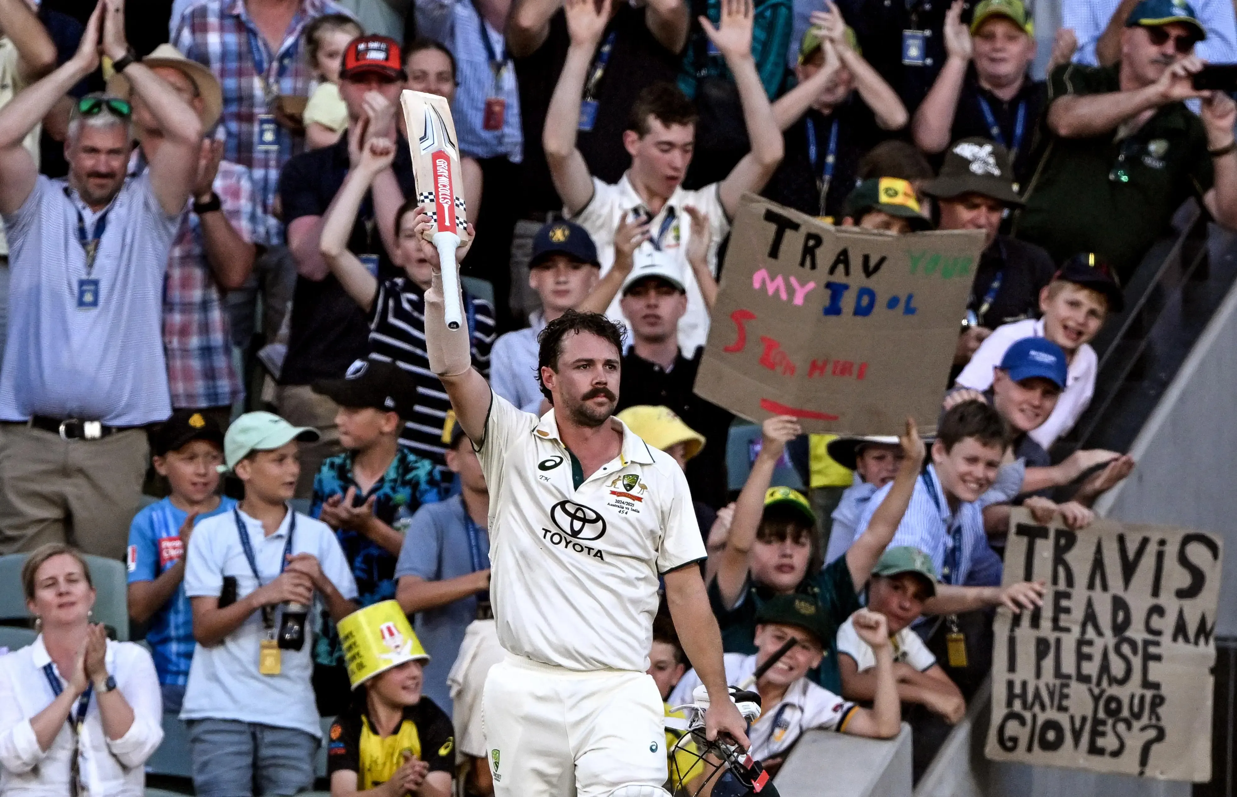 Sam Konstas Praises Travis Head as a Cricket Legend for Opening the Batting