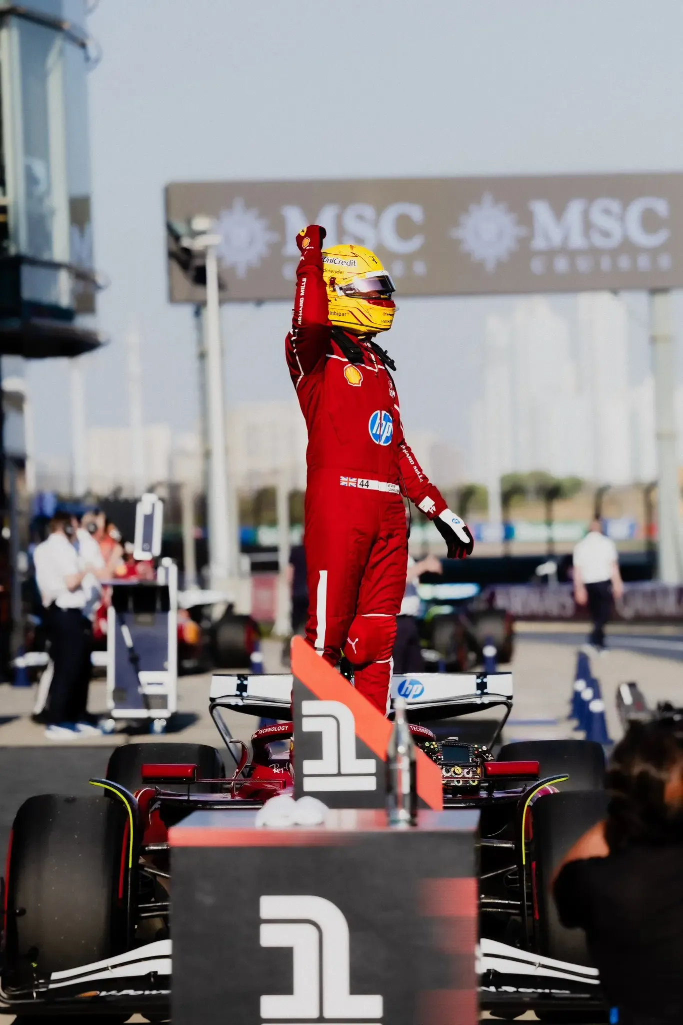 Vasseur staunchly backs Hamilton following Saudi GP challenges