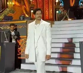 IIFA 2025: Ali Fazal Impresses Fans with Aditi Rao Hydari's Gajagamini Walk Mimicry