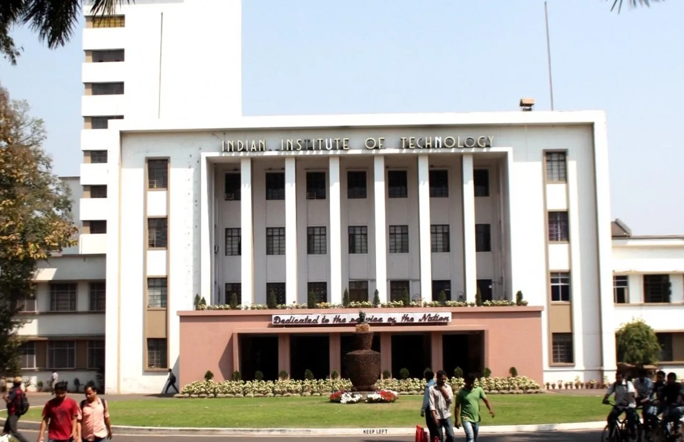 Has IIT Kharagpur Launched a Healthcare and Technology School to Train Youth as Health Professionals?