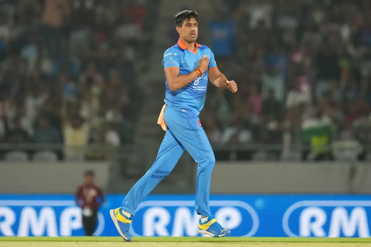 IML 2025: Rahul Sharma's Hat-Trick Propels India Masters to 8-Wicket Victory Over SA Masters