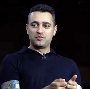 Imran Khan Graces Premiere of Junaid Khan’s 'Loveyapa'