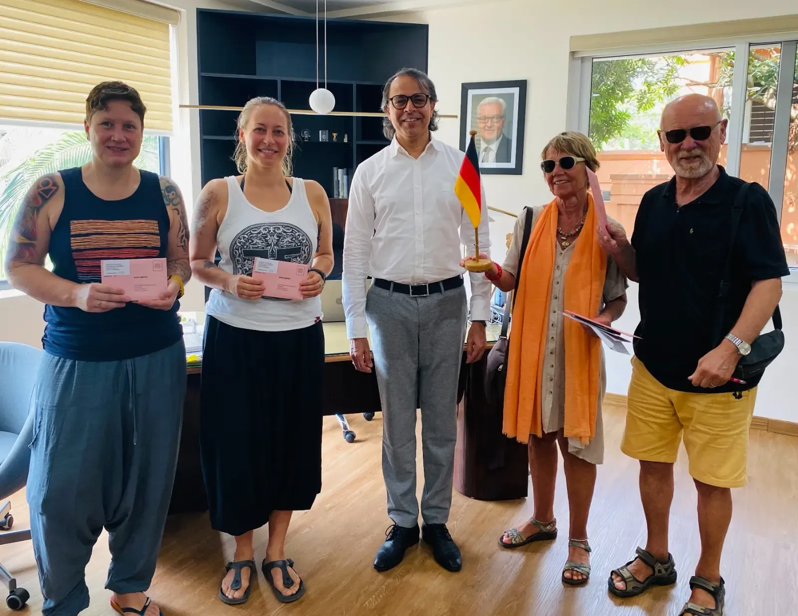 Germans on Holiday in Kerala Participate in Federal Elections