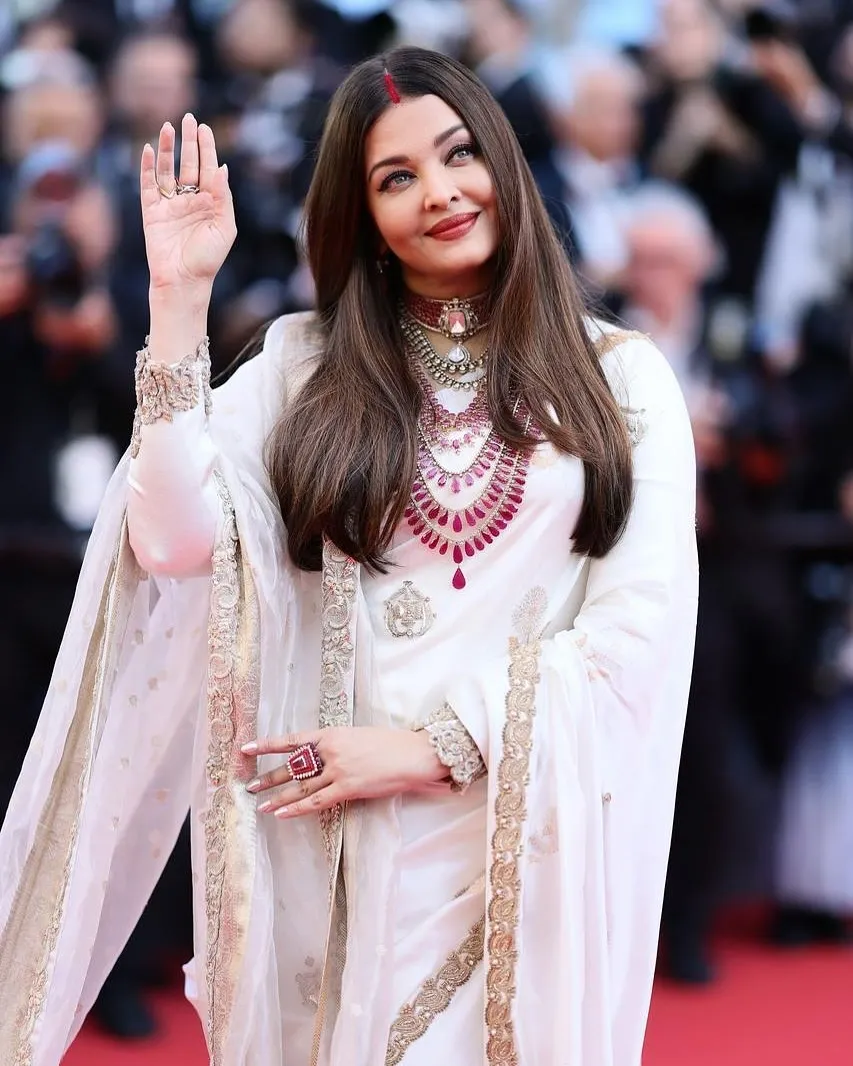 How Did Aishwarya Rai Dazzle at Cannes with 'Sindoor' After India's 'Operation Sindoor'?