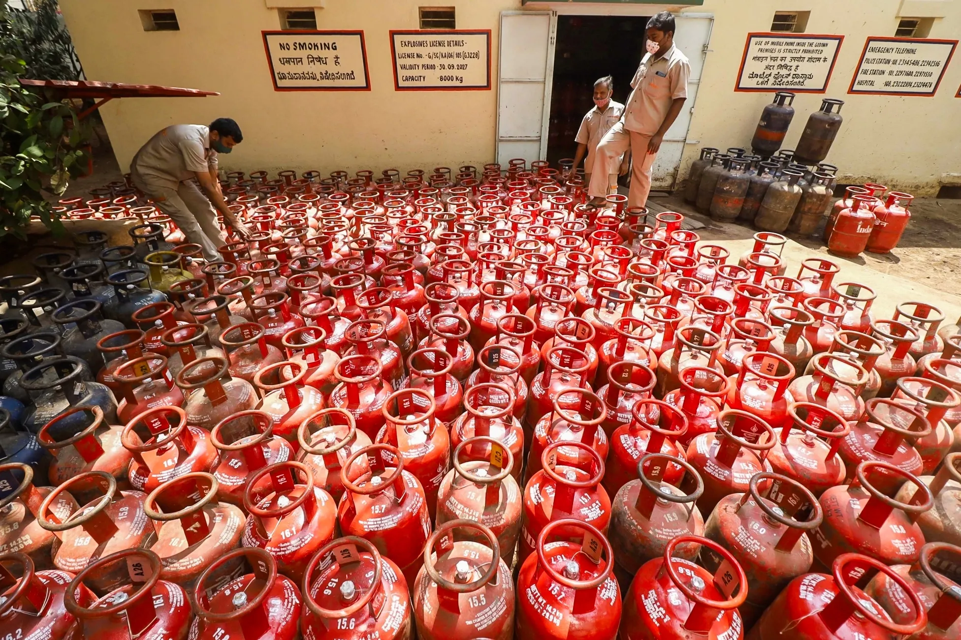 How Did India Achieve LPG Delivery to Over 33 Crore Consumers Within Hours?