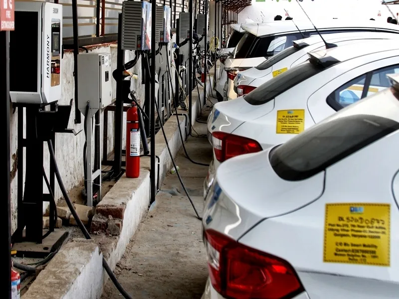India Achieves 25,202 Public EV Charging Stations: Minister Announces