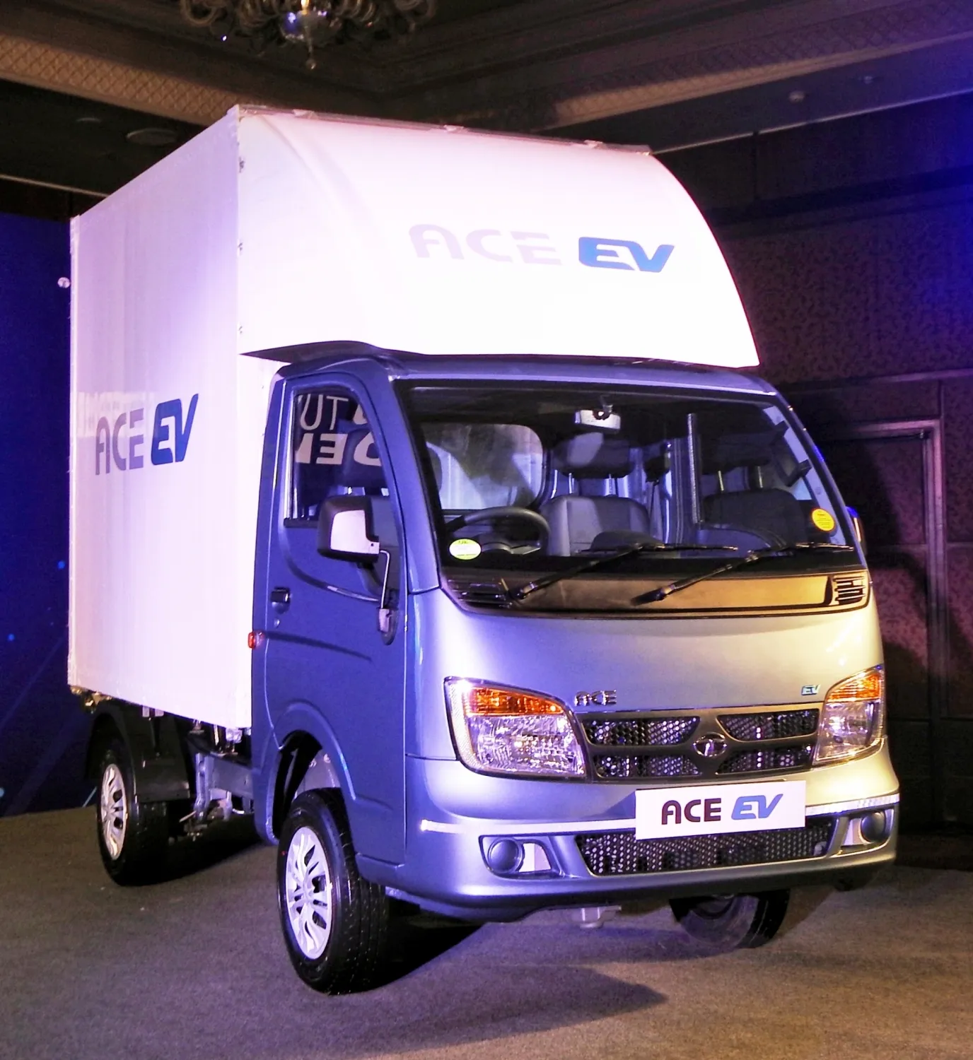 Growth in India's Commercial Vehicle Sales Anticipated for FY2025-26: Report