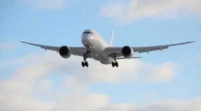 How Did India's Domestic Air Passenger Traffic Reach 16.54 Crore in FY25?