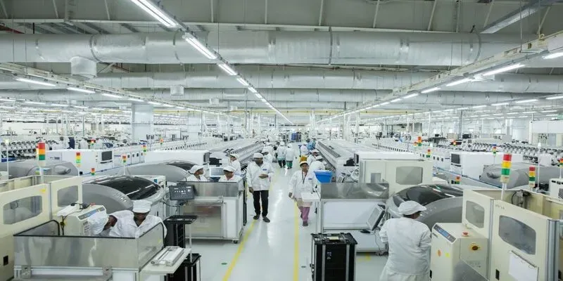 India’s Electronics Manufacturing Services Sector Projected to Hit ₹6 Lakh Crore by FY27