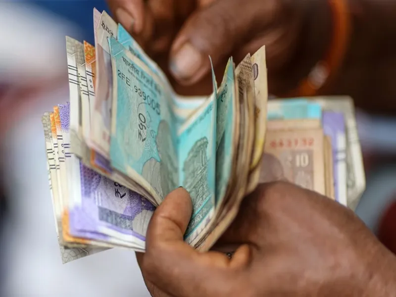 India's Savings Rate Exceeds Global Average: SBI Analysis