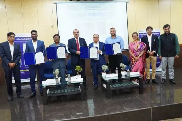 UIDAI CEO: Indigenous Conductive Ink Production Technology to Decrease Import Reliance
