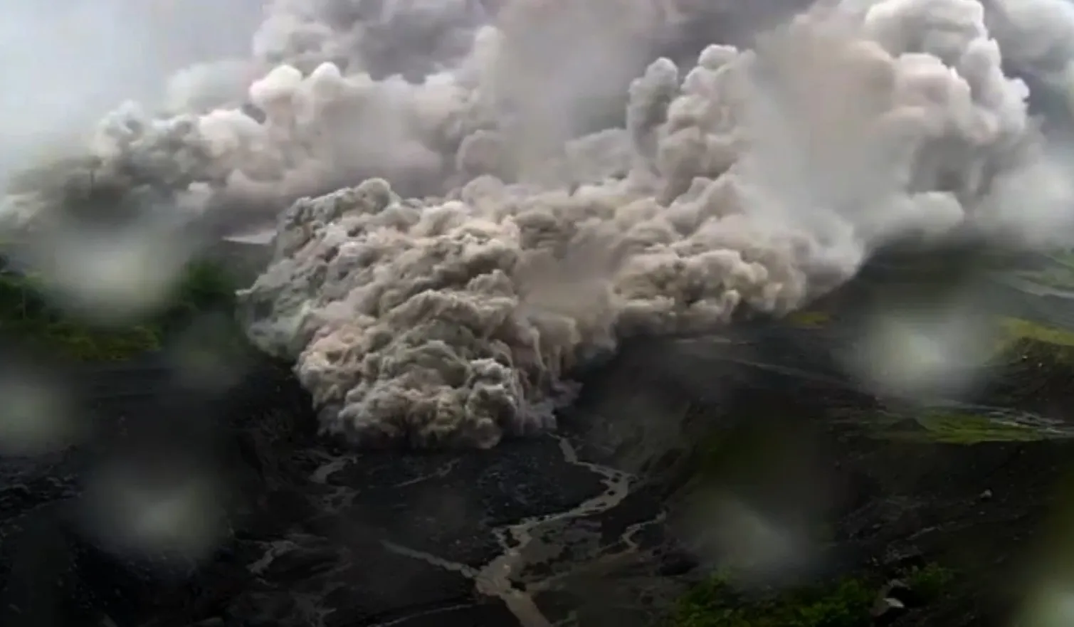 Is Mount Lewotobi's Eruption Raising Concerns in Indonesia?