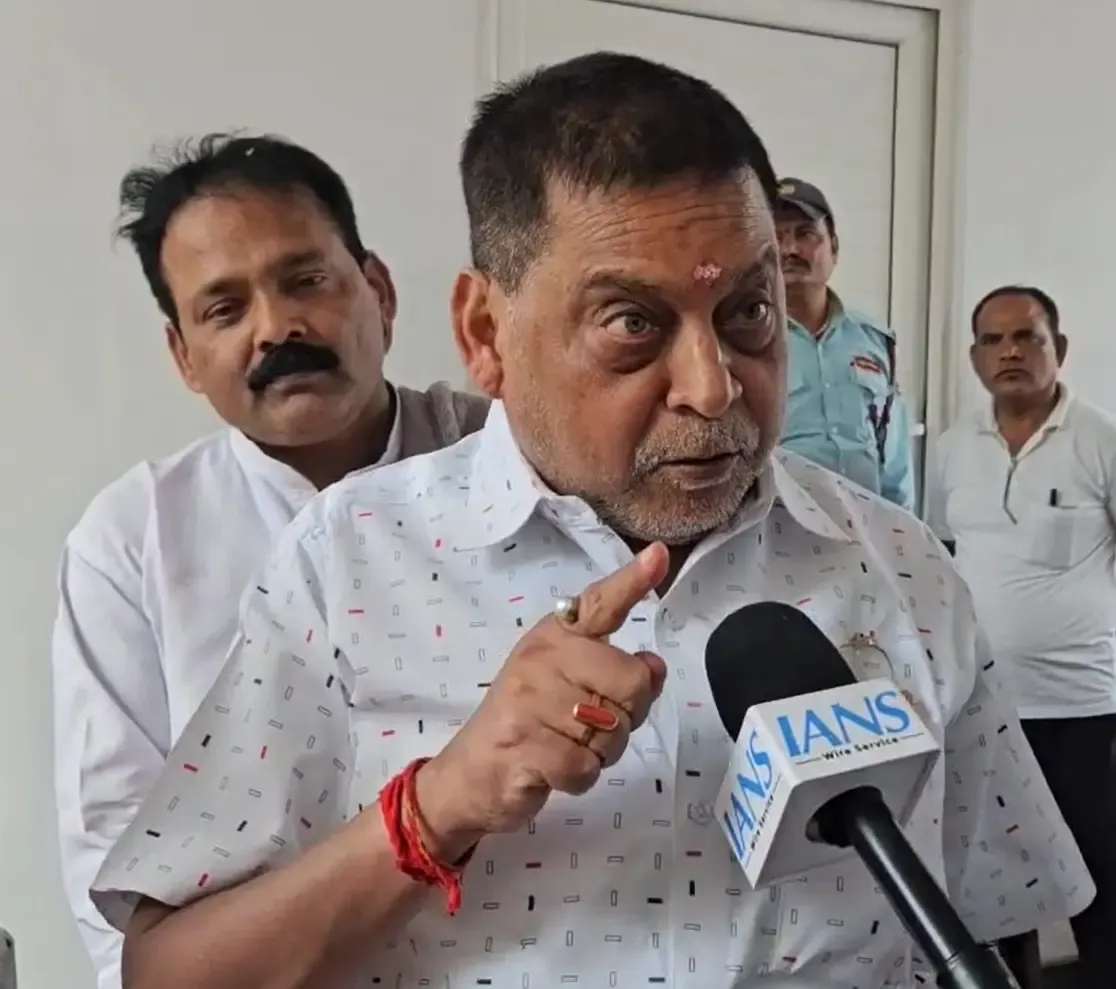 Trivial Political Discourse: JD(U)'s Neeraj Kumar Responds to Resignations of Three Muslim Leaders Over Waqf