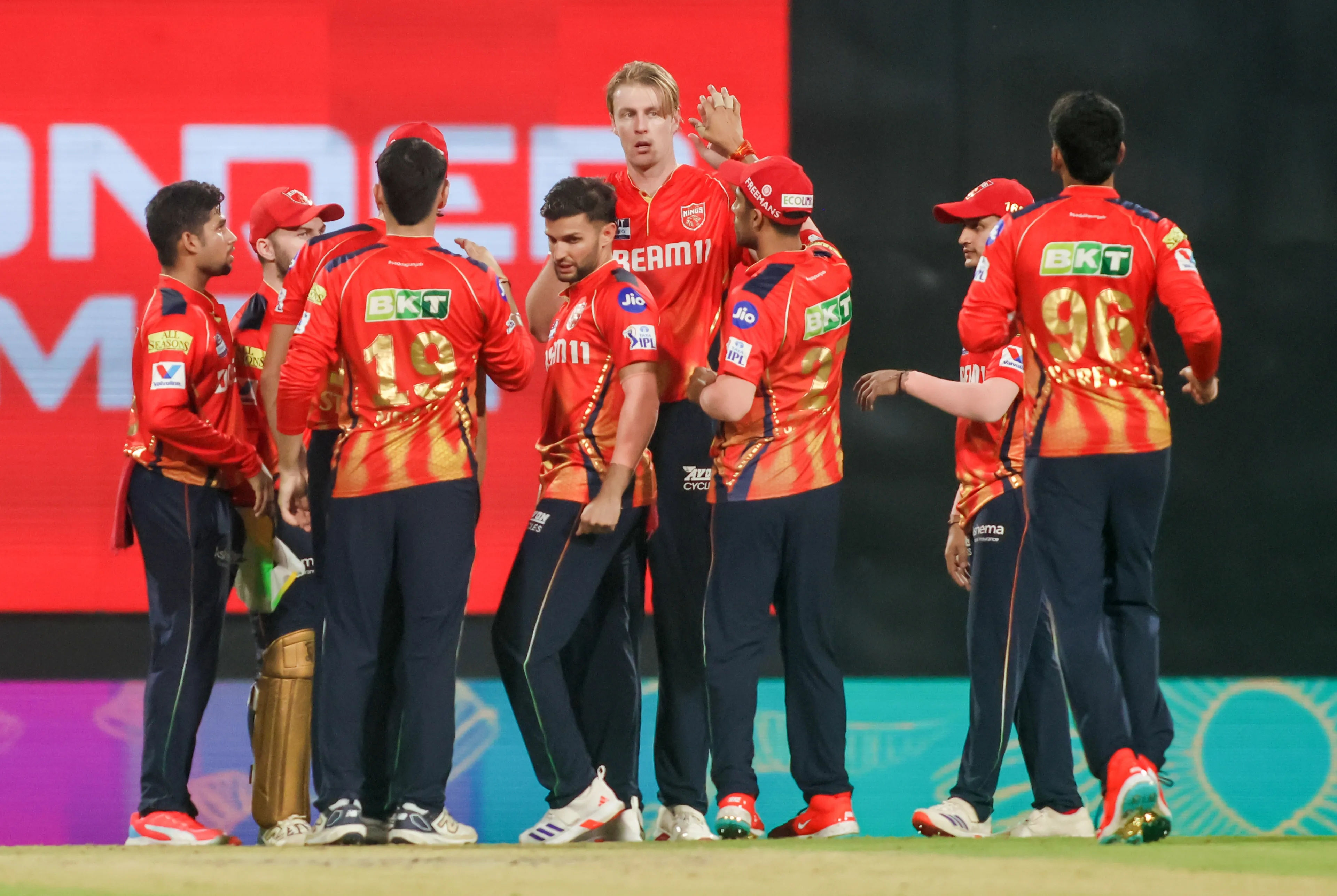 How Do Ponting and Iyer Keep Team Spirit High?