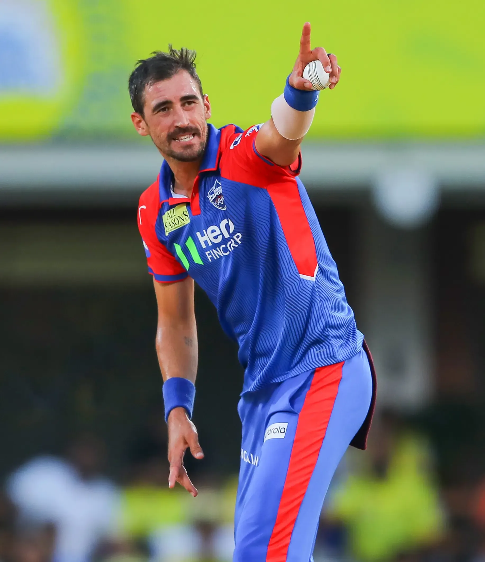 IPL 2025: Starc Stuns with Precision Yorkers in Death Overs Mastery