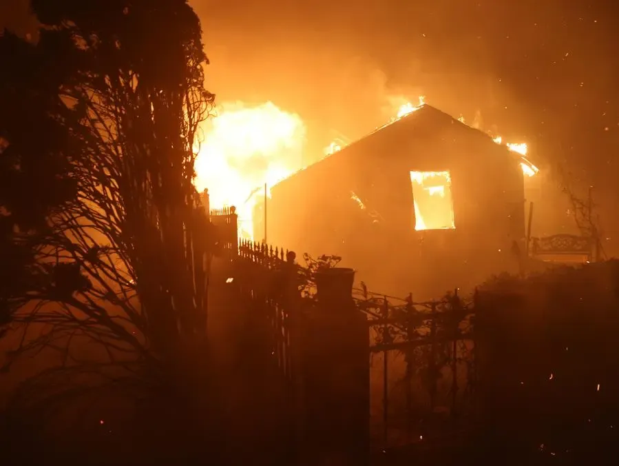 Iran Offers Support to the US Amid Ongoing Wildfires