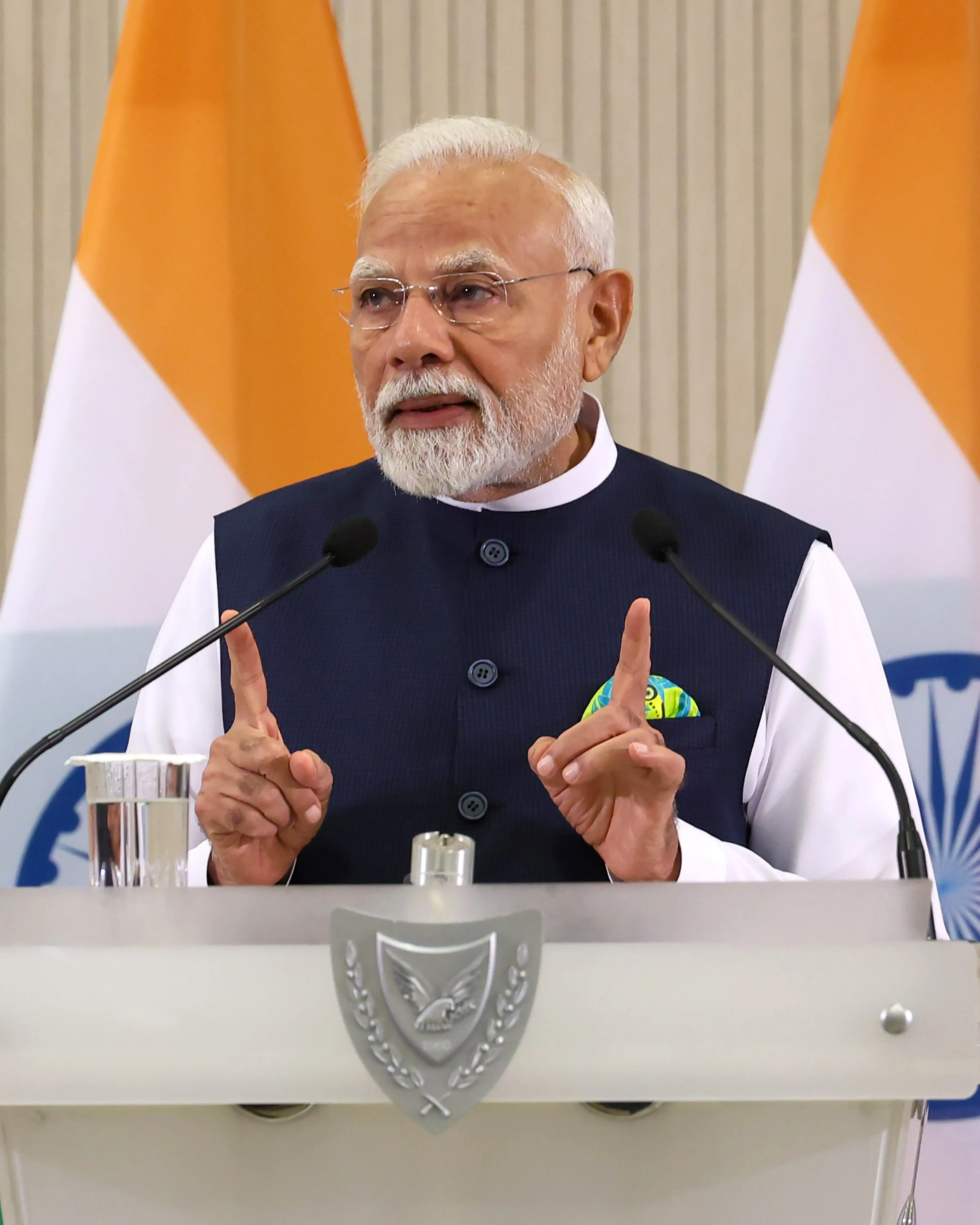 क्या पीएम मोदी इस मुश्किल दौर में प्रवासी भारतीयों के लिए उम्मीद की किरण हैं?
