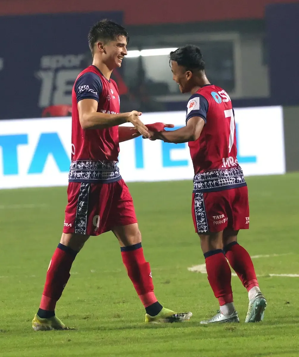 ISL 2024-25: Kerala Blasters Face Jamshedpur FC in Quest for Top Six