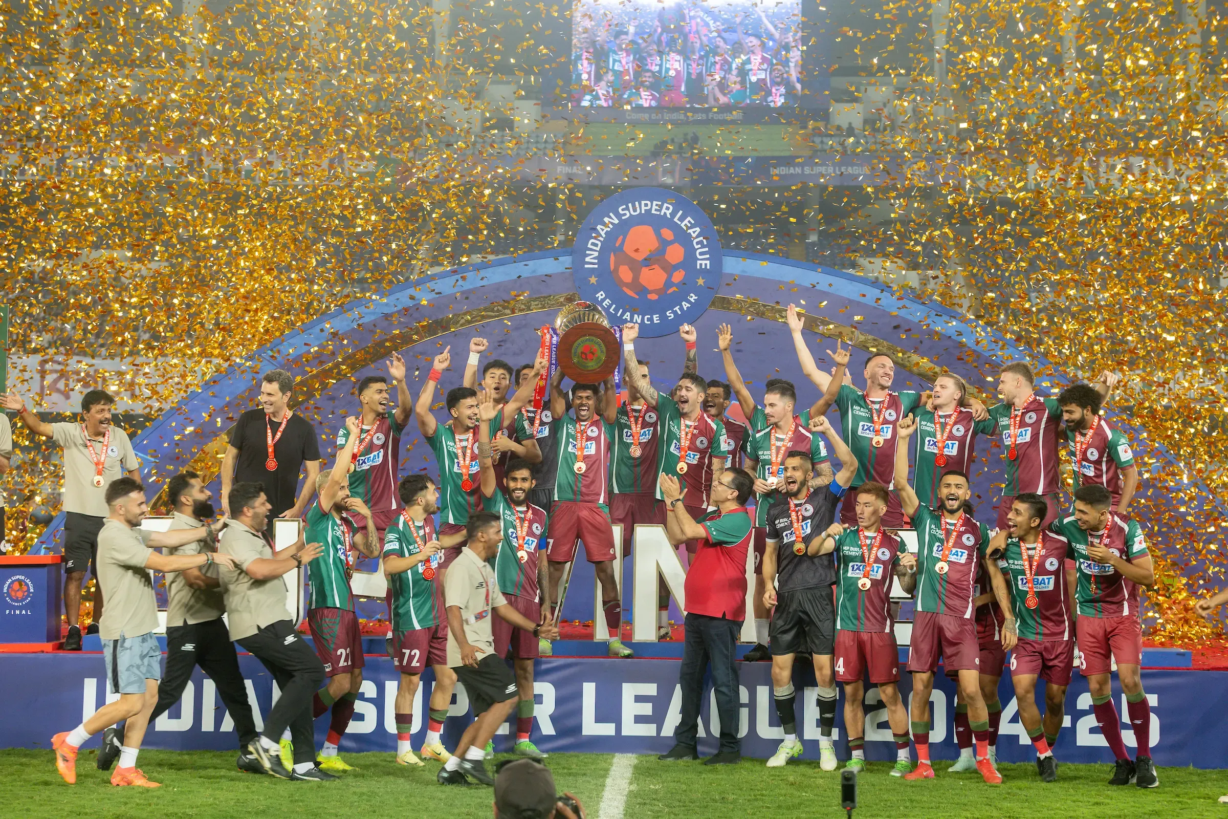 ISL 2024-25: Mohun Bagan SG Secures League Double with 2-1 Victory over Bengaluru FC