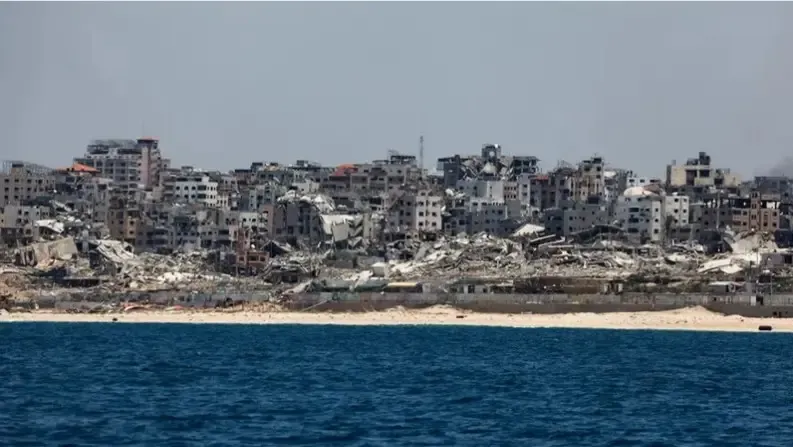 Israeli Air Force Targets Vehicle in Gaza, Causing Injuries to Four