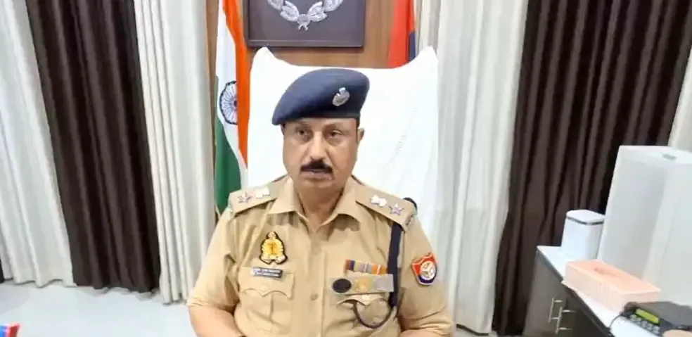 क्या उत्तर प्रदेश के इटावा में कथावाचकों के साथ मारपीट और जबरन बाल काटने की घटना हुई?